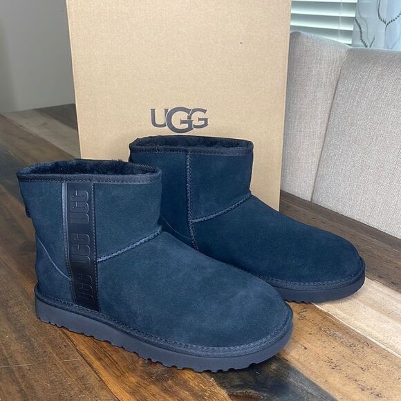 UGG CLASSIC mini Side LOGO Boots - Picture 2 of 6
